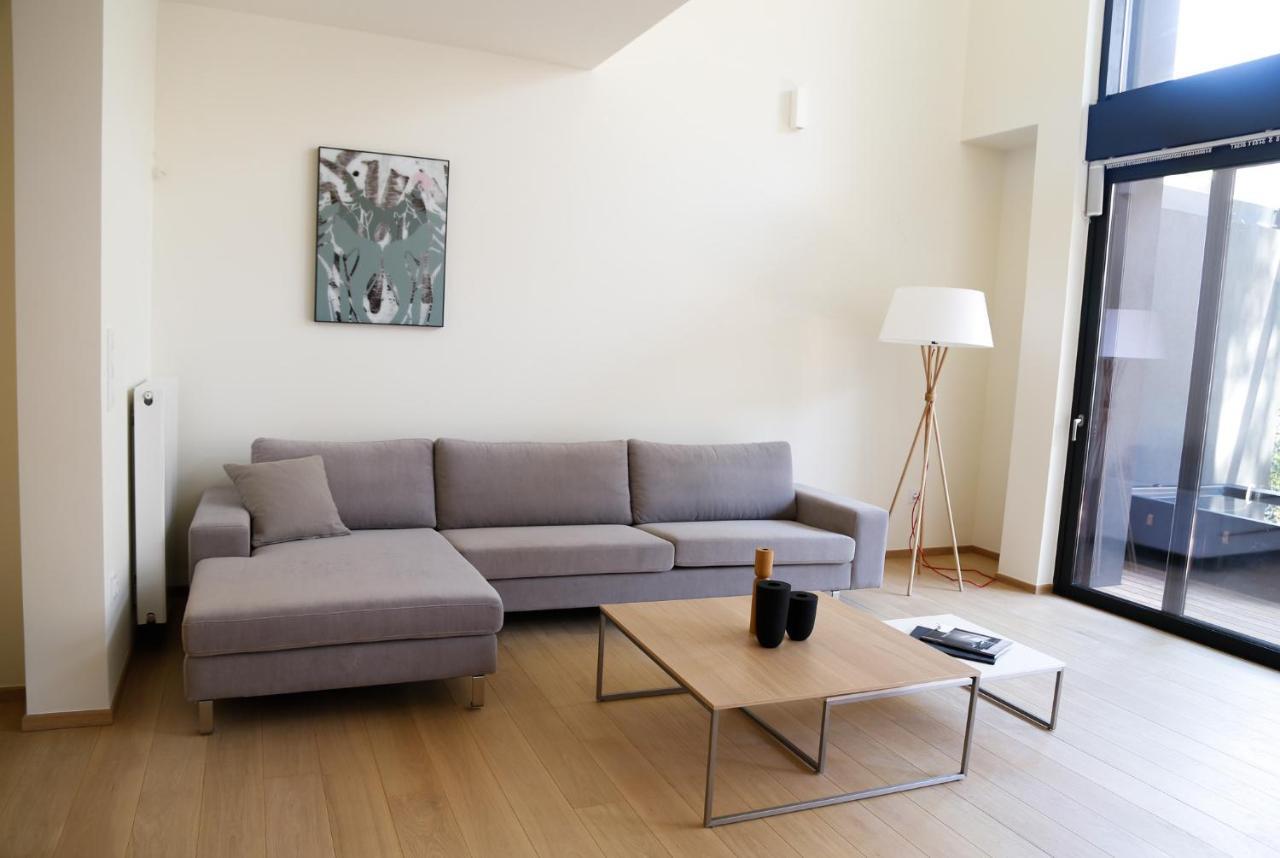Voula Lofts Appartamento Atene Esterno foto